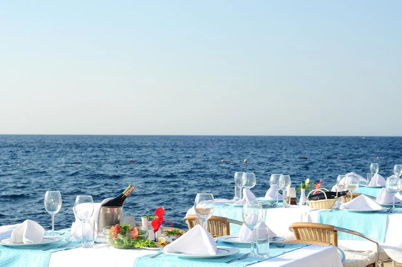 Green Beach Resort グンドーガン